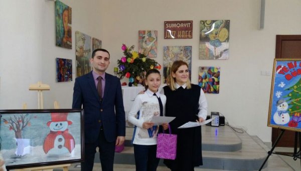 Sumqayıtda rəsm-sərgi müsabiqəsi keçirilib - FOTO