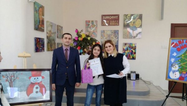 Sumqayıtda rəsm-sərgi müsabiqəsi keçirilib - FOTO