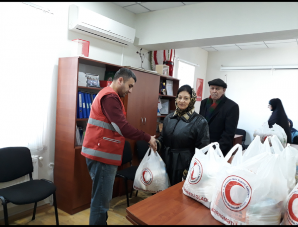 Sumqayıtda 57 ahıla ərzaq yardımı paylanılıb - FOTOLAR