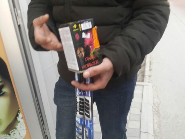 Sumqayıtda qadağan olunmuş pirotexniki vasitələr satışa çıxarılıb - FOTO