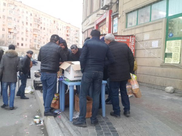 Sumqayıtda qadağan olunmuş pirotexniki vasitələr satışa çıxarılıb - FOTO