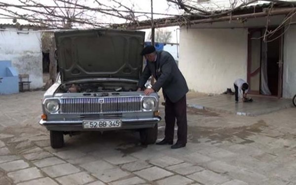 Heydər Əliyevin 37 il əvvəl “QAZ-24” bağışladığı salyanlı kimdir? - FOTO Heydər Əliyevin 37 il əvvəl “QAZ-24” bağışladığı salyanlı kimdir? - FOTO