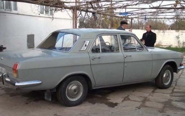 Heydər Əliyevin 37 il əvvəl “QAZ-24” bağışladığı salyanlı kimdir? - FOTO Heydər Əliyevin 37 il əvvəl “QAZ-24” bağışladığı salyanlı kimdir? - FOTO