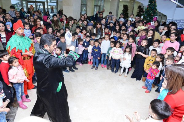 Sumqayıtda Alabaş, Küpəgirən qarı, 2750 uşaq və xüsusi hədiyyələr - FOTOLAR
