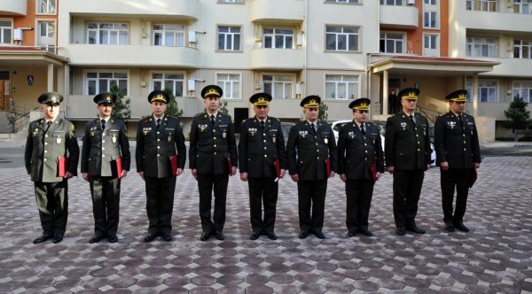 Hərbi qulluqçulara mənzil verilib - FOTO