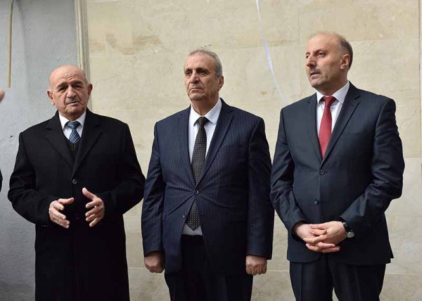 Sumqayıtda İzzət Sadıxovun adını daşıdığı küçədə xatirə lövhəsinin açılışı olub -VİDEO