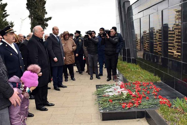 20 Yanvar faciəsi Sumqayıtda da böyük izdihamla qeyd olunub – VİDEO + FOTOLAR 20 Yanvar faciəsi Sumqayıtda da böyük izdihamla qeyd olunub – VİDEO + FOTOLAR
