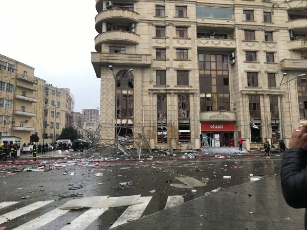 Bakının mərkəzindəki partlayış olub Bakının mərkəzindəki partlayış olub