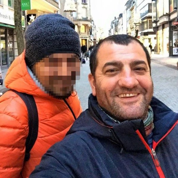 Arvadını dostu ilə cinsi əlaqədə olarkən tutdu - Tül pərdənin arxasından gördüm - FOTO