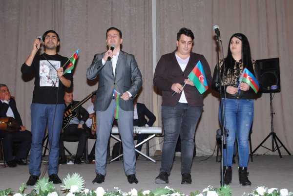 Konsert, sərgi və... - Sumqayıtda gənclərin günü - FOTOLAR Konsert, sərgi və... - Sumqayıtda gənclərin günü - FOTOLAR