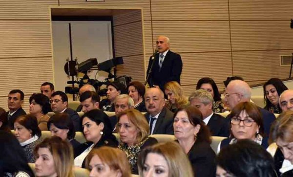 Zakir Fərəcov hesabat verdi - 2017-ci ildə Sumqayıtda hansı işlər görülüb? - FOTOLAR Zakir Fərəcov hesabat verdi - 2017-ci ildə Sumqayıtda hansı işlər görülüb? - FOTOLAR