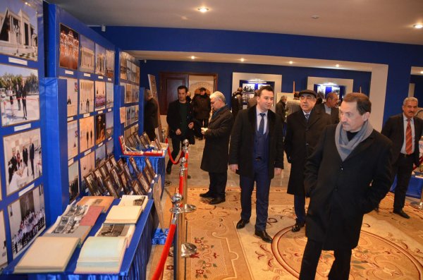 Türkiyəli yazarlar Sumqayıta niyə gəlmişdi? - FOTOLAR Türkiyəli yazarlar Sumqayıta niyə gəlmişdi? - FOTOLAR
