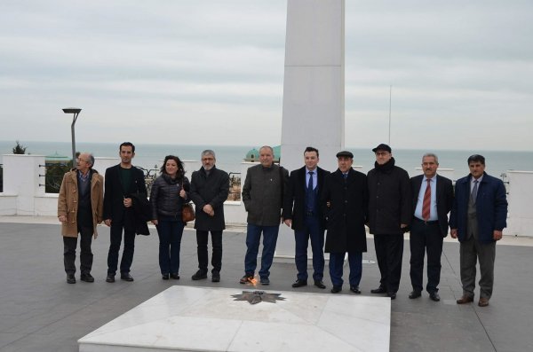 Türkiyəli yazarlar Sumqayıta niyə gəlmişdi? - FOTOLAR Türkiyəli yazarlar Sumqayıta niyə gəlmişdi? - FOTOLAR