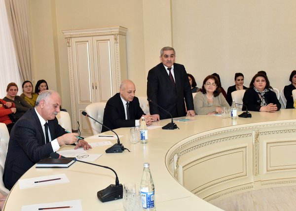 Sumqayıtda rəis kollektivi topladı: “Artıq biz...” – FOTOLAR  