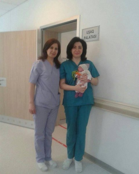 Sumqayıtda unikal doğuş əməliyyatı: Həkimlər möcüzə göstərdilər - FOTOFAKT Sumqayıtda unikal doğuş əməliyyatı: Həkimlər möcüzə göstərdilər - FOTOFAKT