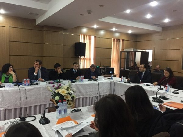 İşgüzar qadinlar üçün konfrans keçirildi -FOTOLAR