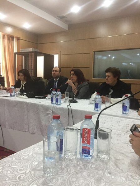 İşgüzar qadinlar üçün konfrans keçirildi -FOTOLAR