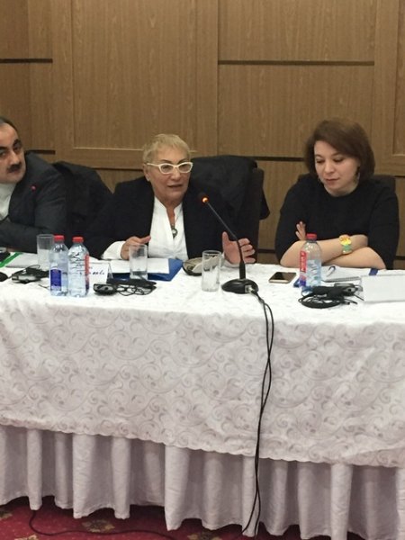 İşgüzar qadinlar üçün konfrans keçirildi -FOTOLAR
