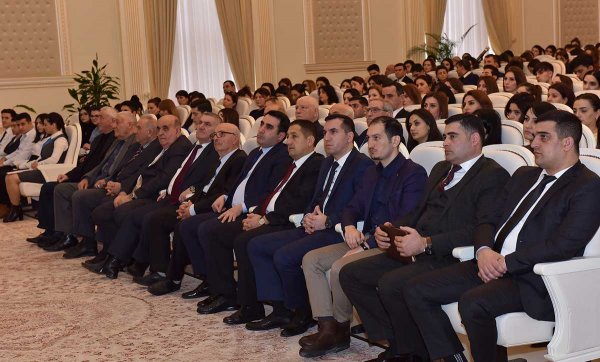 Sumqayıtda gənclərin iştirakı ilə konfrans keçirilib – FOTOLAR Sumqayıtda gənclərin iştirakı ilə konfrans keçirilib – FOTOLAR