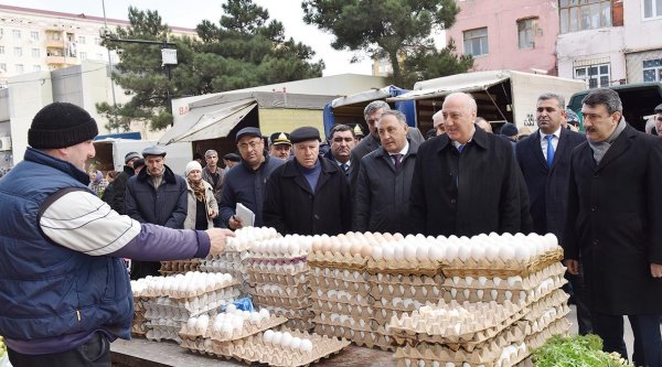 Zakir Fərəcov yarmarkada – FOTOLAR Zakir Fərəcov yarmarkada – FOTOLAR