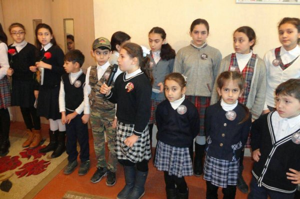 Sumqayıt şəhər 2 saylı tam orta məktəbdə Xocalı soyqırımı anılıb - FOTOLAR