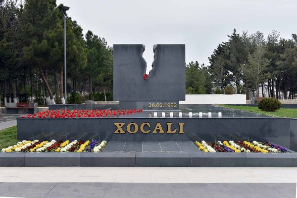 Sumqayıtda Xocalı soyqırımı qurbanlarının xatirəsi anılıb– FOTOLAR Sumqayıtda Xocalı soyqırımı qurbanlarının xatirəsi anılıb– FOTOLAR