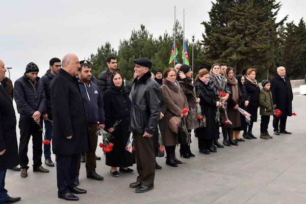 Sumqayıtda Xocalı soyqırımı qurbanlarının xatirəsi anılıb– FOTOLAR Sumqayıtda Xocalı soyqırımı qurbanlarının xatirəsi anılıb– FOTOLAR