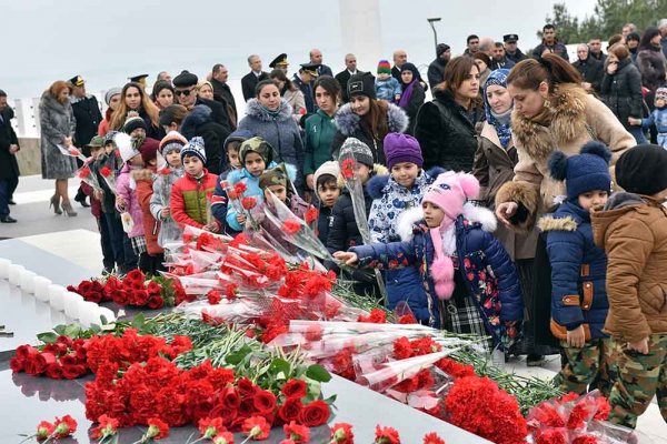 Sumqayıtda Xocalı soyqırımı qurbanlarının xatirəsi anılıb– FOTOLAR Sumqayıtda Xocalı soyqırımı qurbanlarının xatirəsi anılıb– FOTOLAR