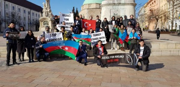 Macarıstanda Xocalı faciəsinin ildönümü ilə bağlı kütləvi tədbirlər keçirilib Macarıstanda Xocalı faciəsinin ildönümü ilə bağlı kütləvi tədbirlər keçirilib
