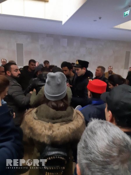 Sumqayıt sakininin metroda başına iş gəldi -  FOTO