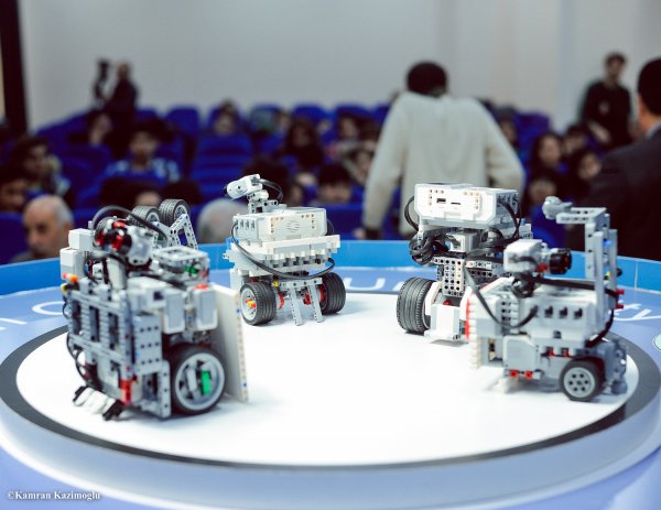 Robototexnika olimpiadasının final yarışları keçirilib Robototexnika olimpiadasının final yarışları keçirilib