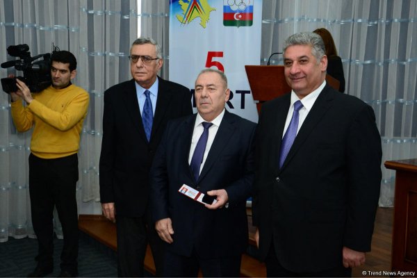Bədən tərbiyəsi və idman günü ilə bağlı təltifetmə mərasimi keçirilib - FOTO Bədən tərbiyəsi və idman günü ilə bağlı təltifetmə mərasimi keçirilib - FOTO