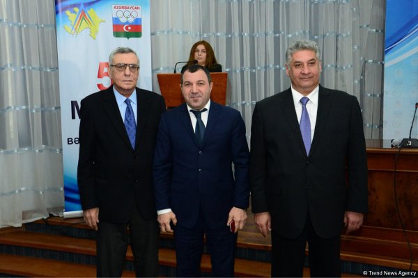 Bədən tərbiyəsi və idman günü ilə bağlı təltifetmə mərasimi keçirilib - FOTO Bədən tərbiyəsi və idman günü ilə bağlı təltifetmə mərasimi keçirilib - FOTO