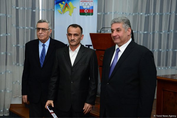 Bədən tərbiyəsi və idman günü ilə bağlı təltifetmə mərasimi keçirilib - FOTO Bədən tərbiyəsi və idman günü ilə bağlı təltifetmə mərasimi keçirilib - FOTO