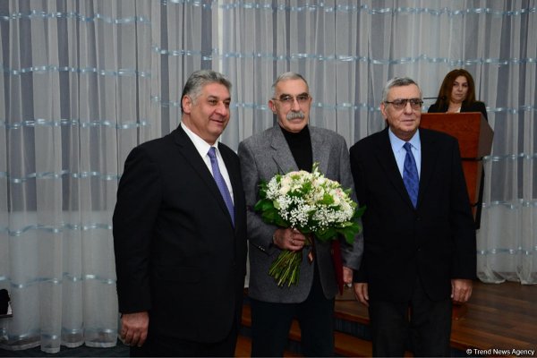 Bədən tərbiyəsi və idman günü ilə bağlı təltifetmə mərasimi keçirilib - FOTO Bədən tərbiyəsi və idman günü ilə bağlı təltifetmə mərasimi keçirilib - FOTO