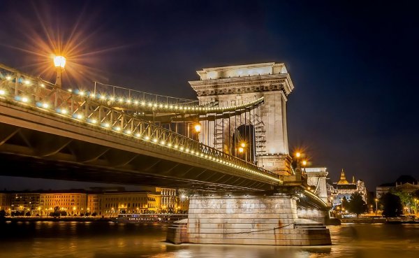 Avropanın ən gözəl və turistlərə sərfəli şəhərindən biri - Budapeşt Avropanın ən gözəl və turistlərə sərfəli şəhərindən biri - Budapeşt