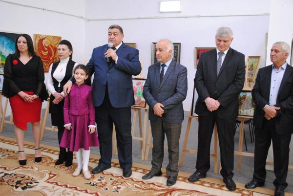 Sumqayıtda rəssam Mehriban Əliyevanın "Rənglərin dünyası" sərgisi - FOTOLAR