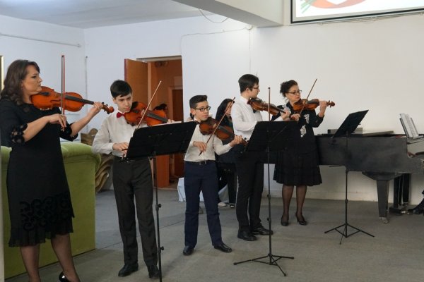 Sumqayıtda rəssam Mehriban Əliyevanın "Rənglərin dünyası" sərgisi - FOTOLAR