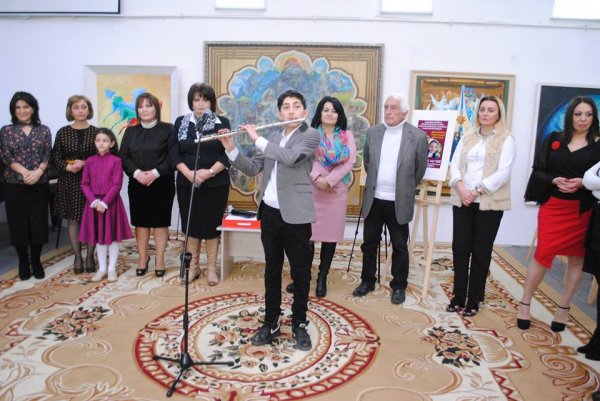 Sumqayıtda rəssam Mehriban Əliyevanın "Rənglərin dünyası" sərgisi - FOTOLAR
