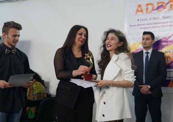 Sumqayıtda rəssam Mehriban Əliyevanın "Rənglərin dünyası" sərgisi - FOTOLAR