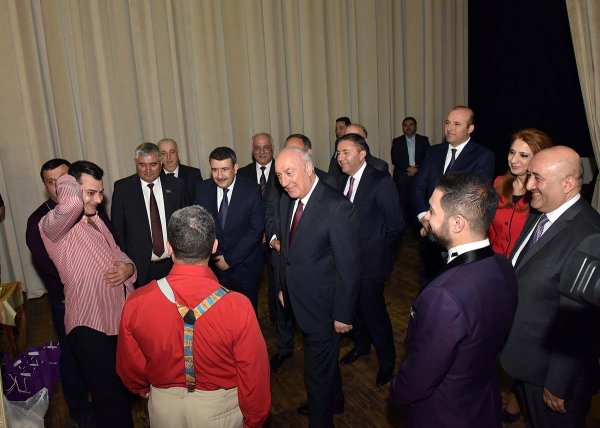 “Bu Şəhərdə” Sumqayıtda - şəhər qadınlarına bayram hədiyyəsi “Bu Şəhərdə” Sumqayıtda - şəhər qadınlarına bayram hədiyyəsi