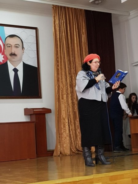 Sumqayıtlı yazıçının "AND"ı "slavyanlar"ın diqqət mərkəzində - FOTOLAR Sumqayıtlı yazıçının "AND"ı "slavyanlar"ın diqqət mərkəzində - FOTOLAR