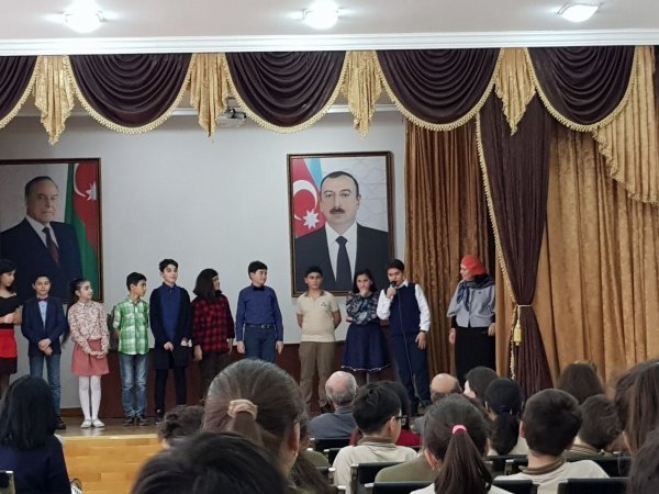 Sumqayıtlı yazıçının "AND"ı "slavyanlar"ın diqqət mərkəzində - FOTOLAR Sumqayıtlı yazıçının "AND"ı "slavyanlar"ın diqqət mərkəzində - FOTOLAR