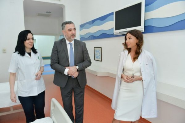 Birinci vitse-prezident Talassemiya Mərkəzində olub - FOTO