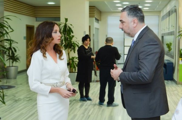 Birinci vitse-prezident Talassemiya Mərkəzində olub - FOTO