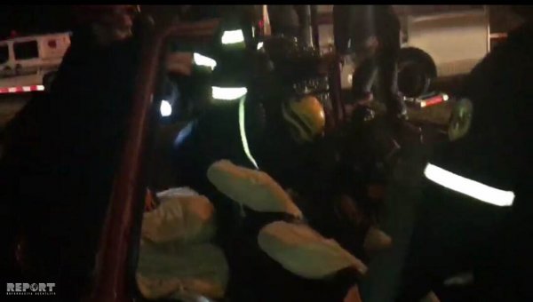 Sumqayıtda yol qəzası nəticəsində 2 nəfər ölüb, bir neçə nəfər ağır yaralanıb - VİDEO + FOTO Sumqayıtda yol qəzası nəticəsində 2 nəfər ölüb, bir neçə nəfər ağır yaralanıb - VİDEO + FOTO