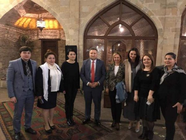 Qənirə Paşayeva Türkiyənin fəal iş qadınları ilə görüşüb - FOTOLAR Qənirə Paşayeva Türkiyənin fəal iş qadınları ilə görüşüb - FOTOLAR