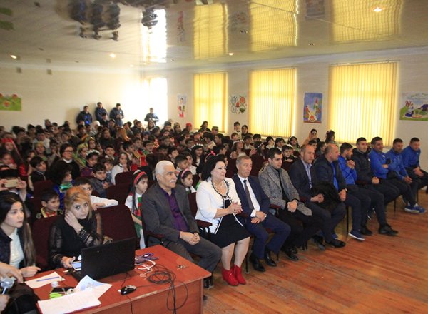 “Sumqayıt”ın nümayəndələri xüsusi tipli internat məktəbini ziyarət ediblər