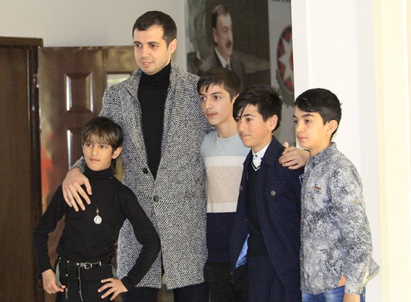 “Sumqayıt”ın nümayəndələri xüsusi tipli internat məktəbini ziyarət ediblər