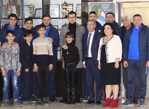 “Sumqayıt”ın nümayəndələri xüsusi tipli internat məktəbini ziyarət ediblər